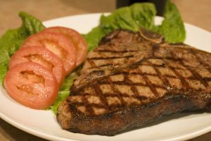 steak se zeleninovou oblohou