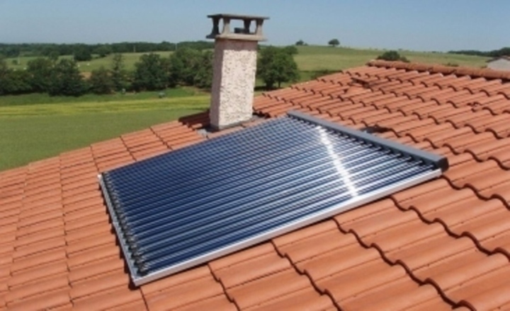 Solární panel na střeše