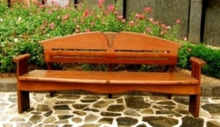 Zahradní lavička