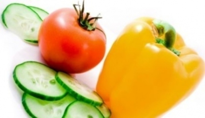 Paprika,, rajče a okurek