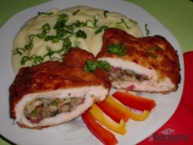 Plněný kuřecí řízek